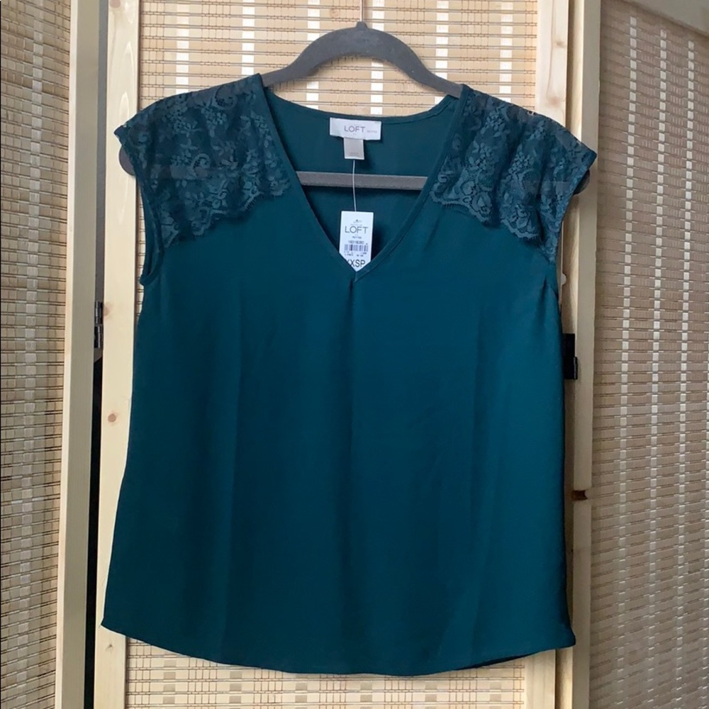 ❤️ NWT LOFT petite lace shirt sleeve blouse
